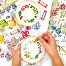 Load image into Gallery viewer, Alice's Country Diary Quilt Book - Alice Caroline

