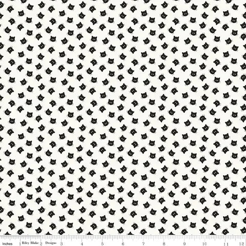 Scaredy Cat Buttons 25cm C16008 White - Riley Blake Designs