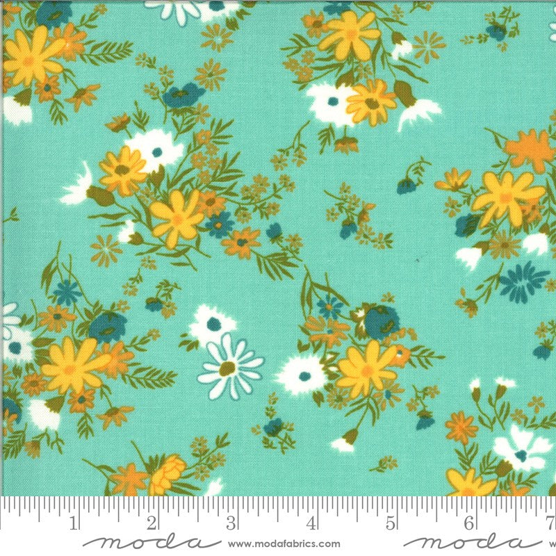 A Blooming Bunch 25cm M40042-21  - Maureen McCormick